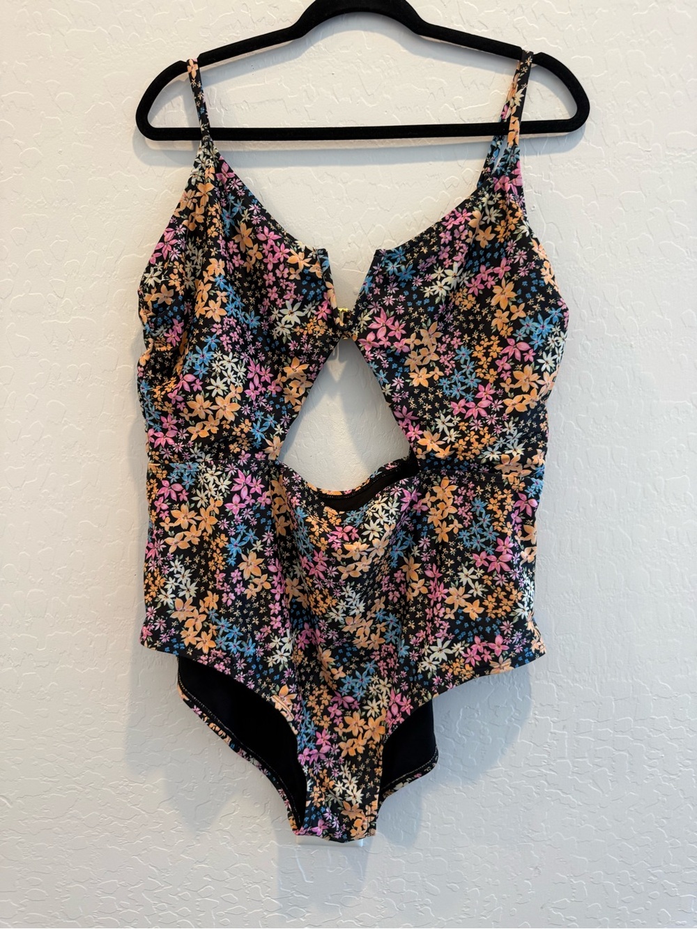 Floral Cut‑Out One‑Piece Swimsuit – Size 2X